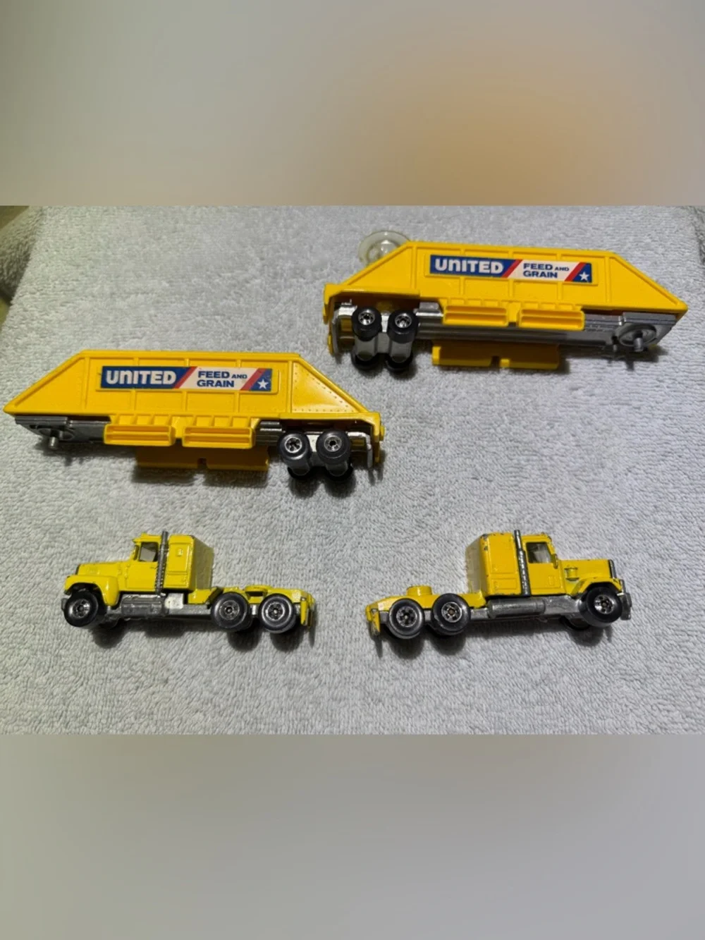 VTG 80s Hot Wheels Steering Rigs Semi-Truck United Feed Grain Trailer GMC Ford